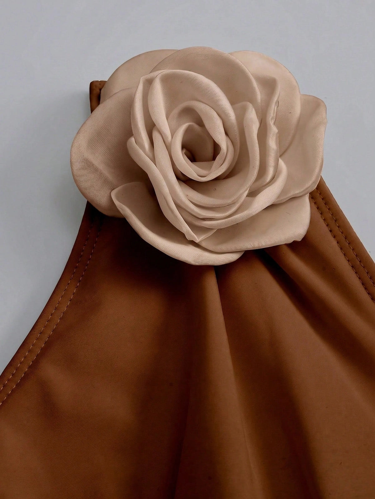 Maiô Elegante Flor 3D Lívia