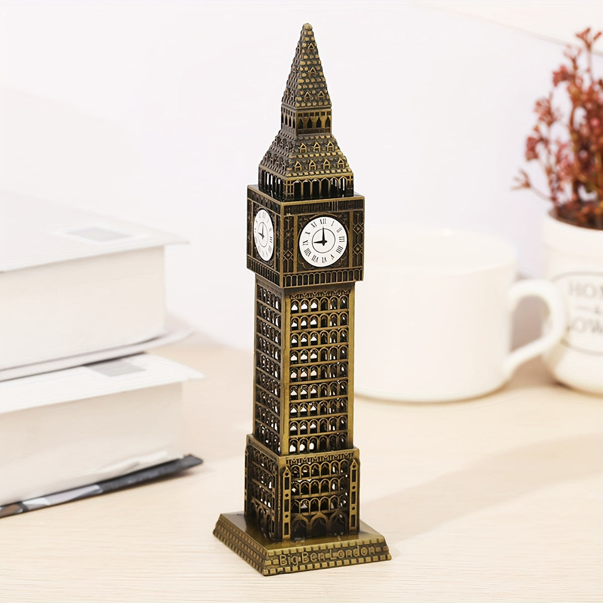 Modelo Decorativo Big Ben em Liga de Zinco