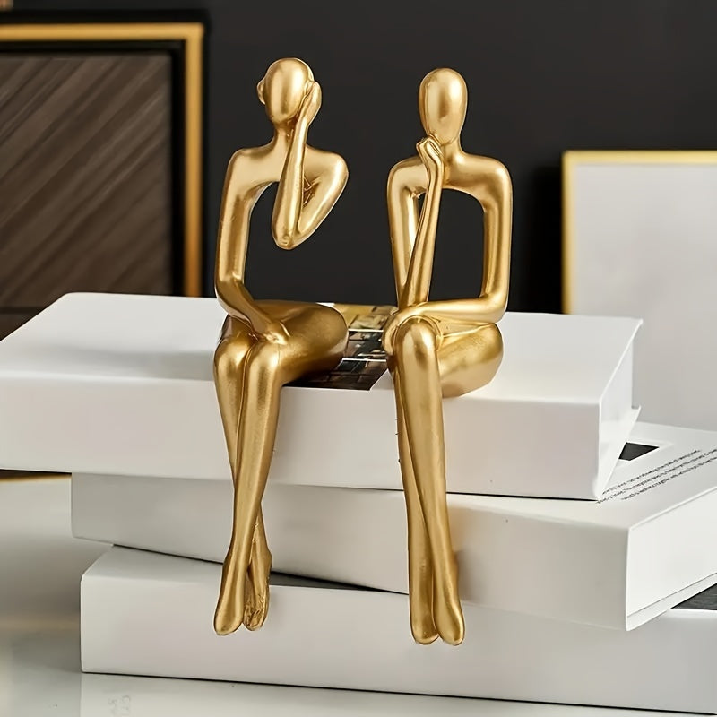 Conjunto de Estatuetas Douradas em Resina