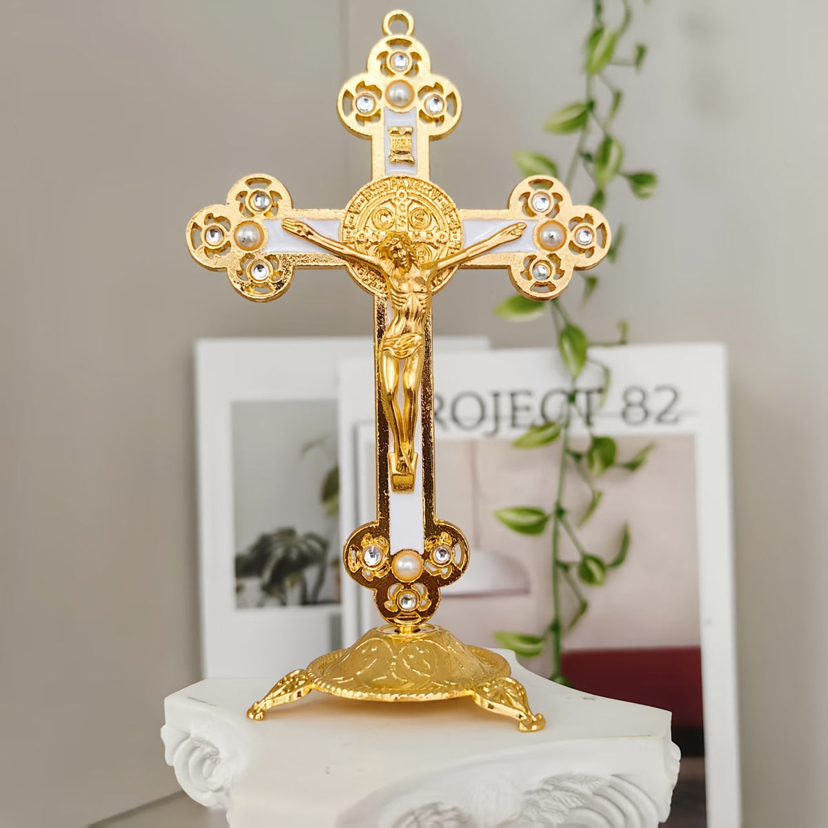 Crucifixo de Cristo em Metal Intricado