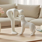 Escultura Minimalista de Amizade Humano e Cão