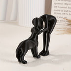 Escultura Minimalista de Amizade Humano e Cão