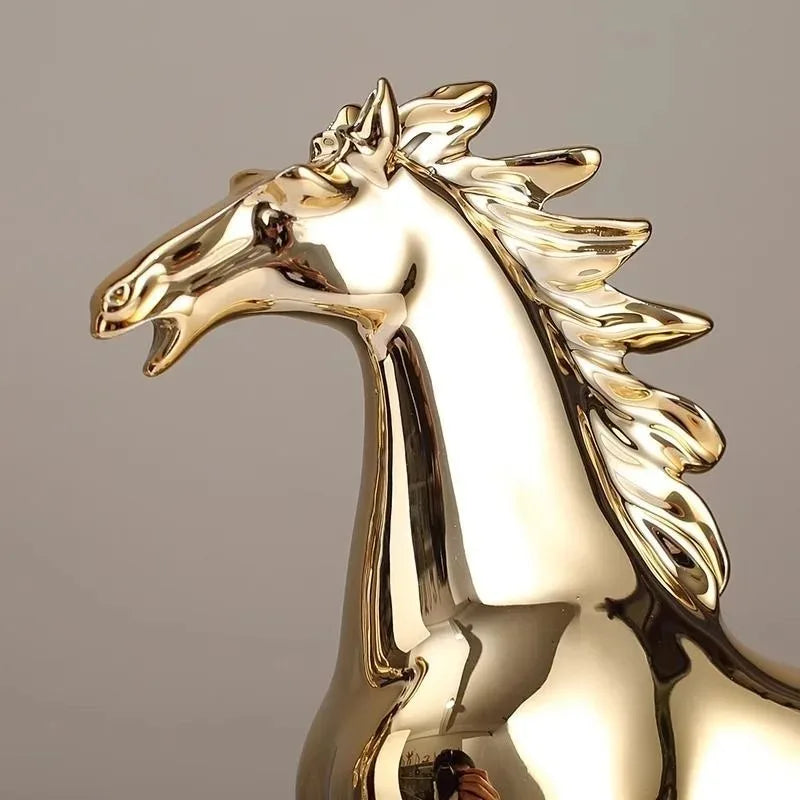 Escultura de Cavalo em Resina Eletrogalvanizada