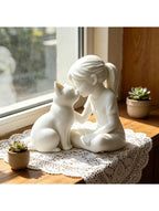 Escultura Menina com Gato Minimalista