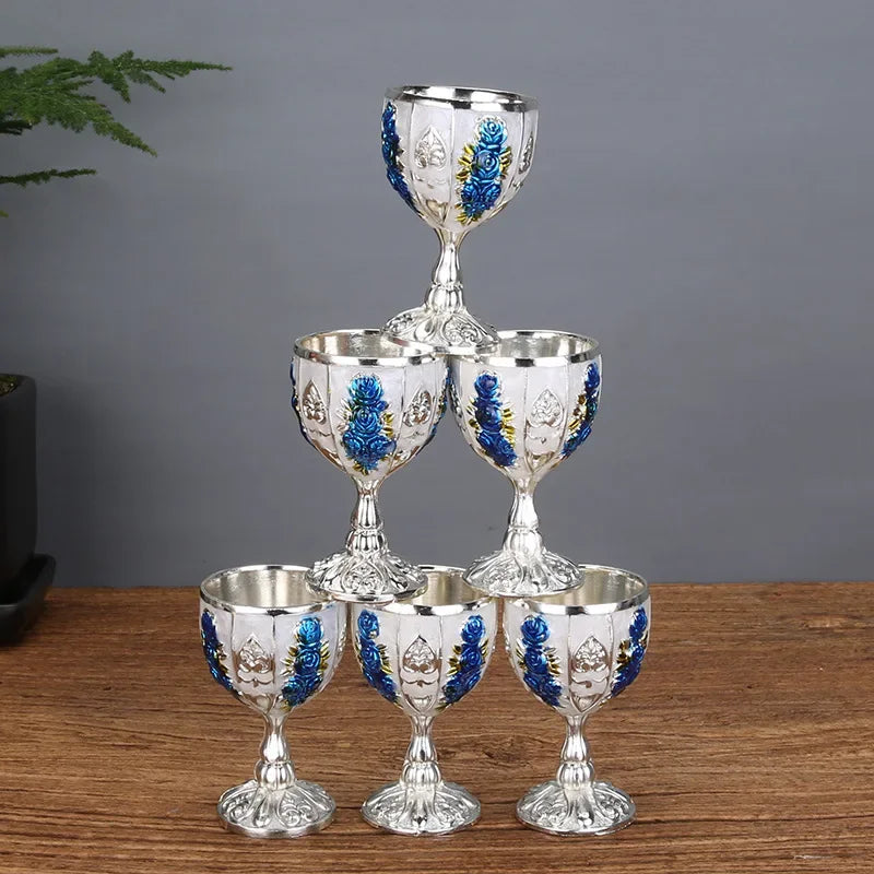 Conjunto de Decanter e Taças de Metal Elegante