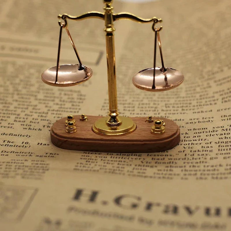 Mini Balança da Justiça Vintage