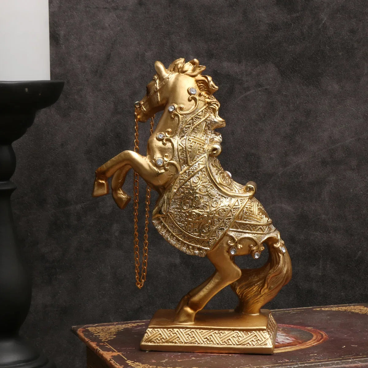 Estátua de Cavalo Majestic Golden
