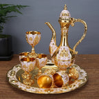 Conjunto de Decanter e Taças de Metal Elegante