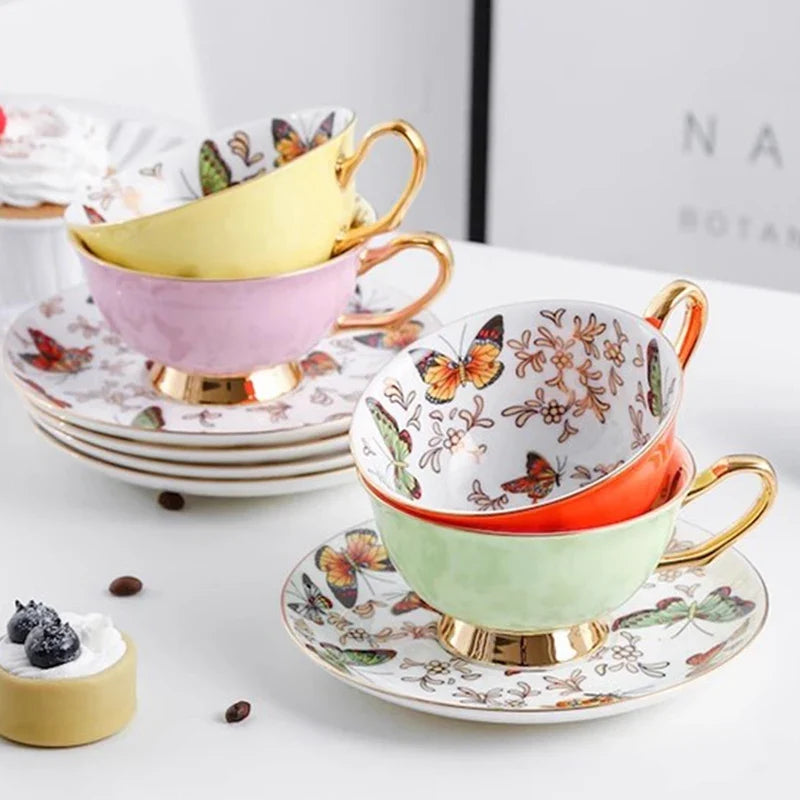 Conjunto de Xícara de Chá em Porcelana de Osso com Design de Borboleta
