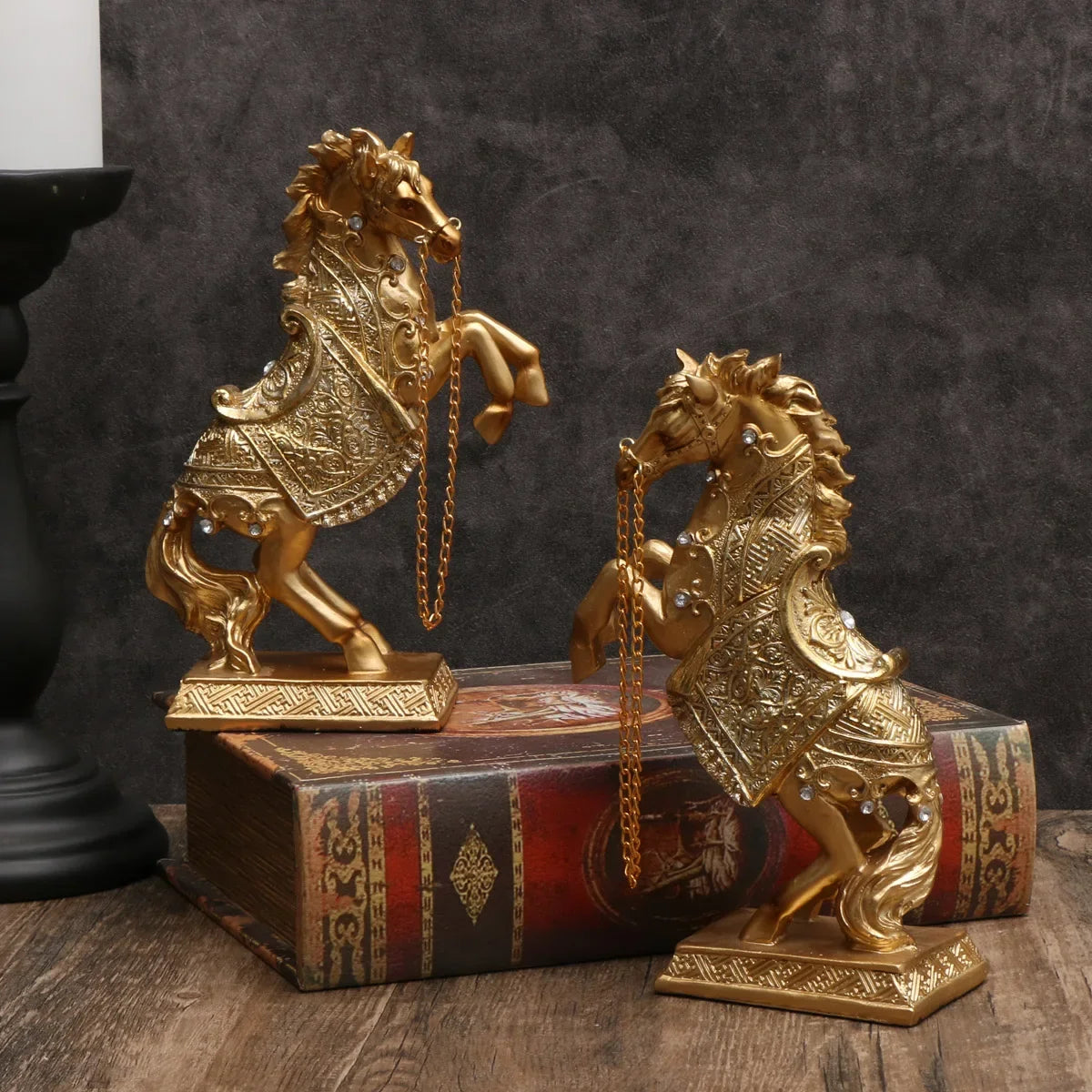 Estátua de Cavalo Majestic Golden