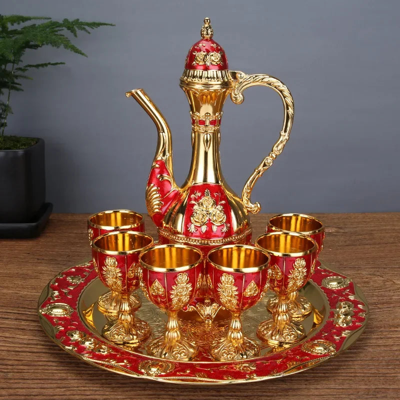 Conjunto de Decanter e Taças de Metal Elegante