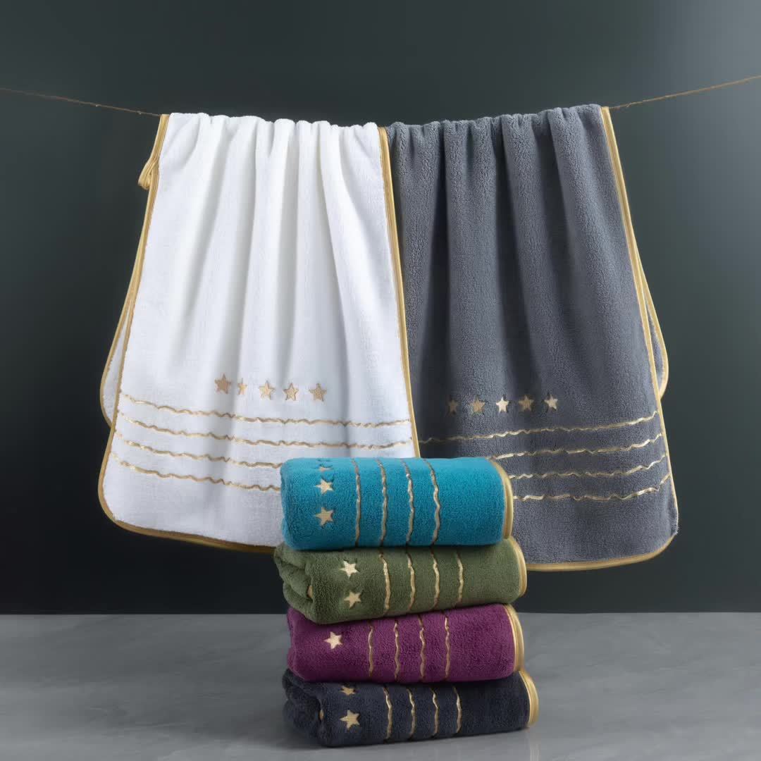 Toalhas Luxuosas com Detalhes Dourados