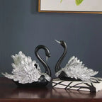 Casal de Cisnes Decorativos em Resina